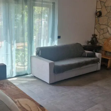Apartman Dobrinka Valbandon Exteriör bild