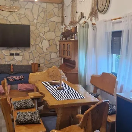 Apartman Dobrinka Valbandon Exteriör bild